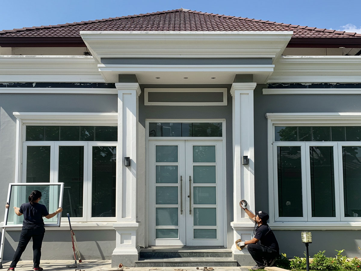 perbaikan pintu dan jendela